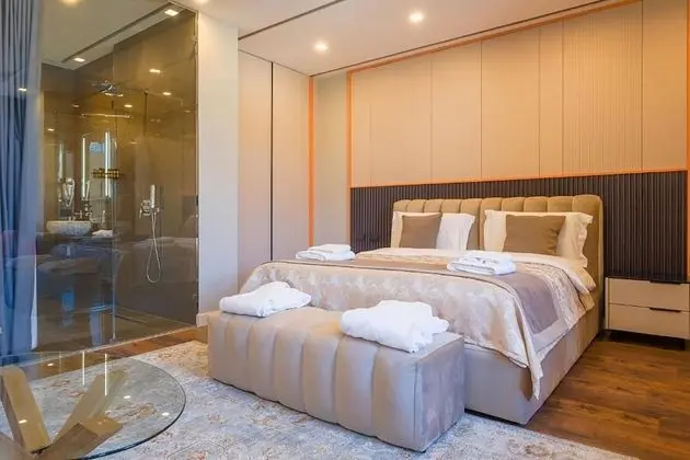 Junior Süit, Balkon