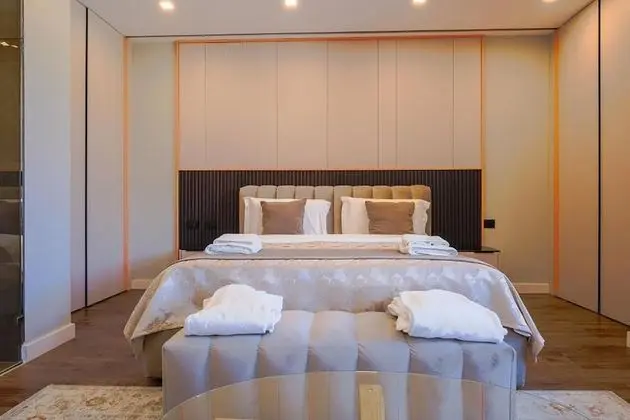 Junior Süit, Balkon