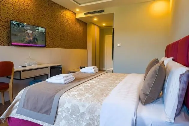 Tek Büyük Yataklı Oda