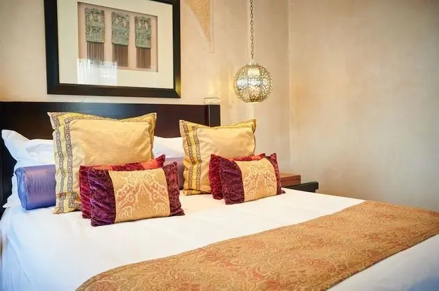 Luxury Tek Büyük Yataklı Oda