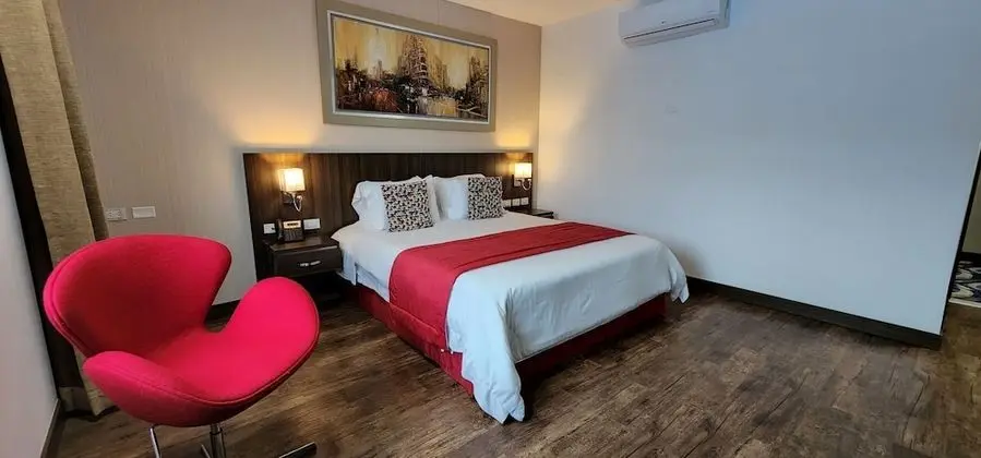 Standard Oda, 1 Büyük (Queen) Boy Yatak