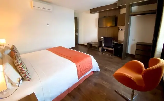 Standard Oda, 1 Büyük (Queen) Boy Yatak