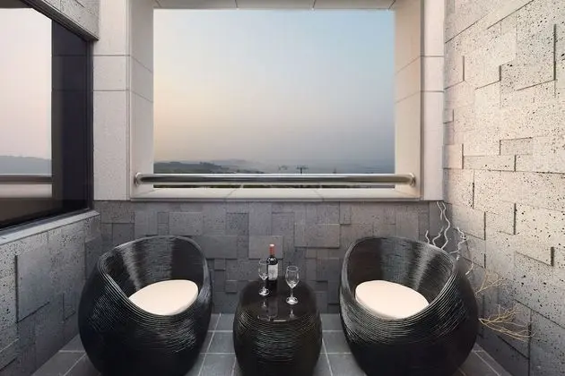 Balcony Suite