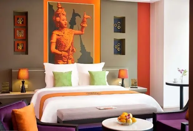 Luxury Suite with Garden View