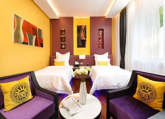 Luxury Suite with Garden View