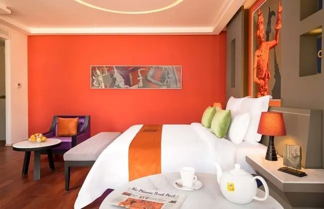 Luxury Suite with Garden View