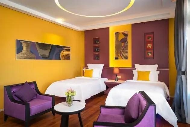 Luxury Suite with Garden View