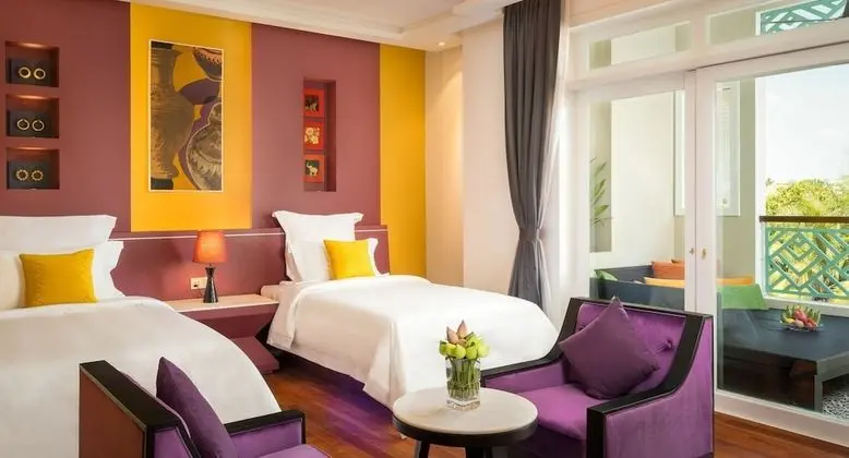 Luxury Suite with Garden View