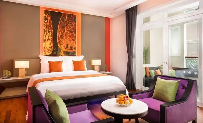Luxury Suite with Garden View