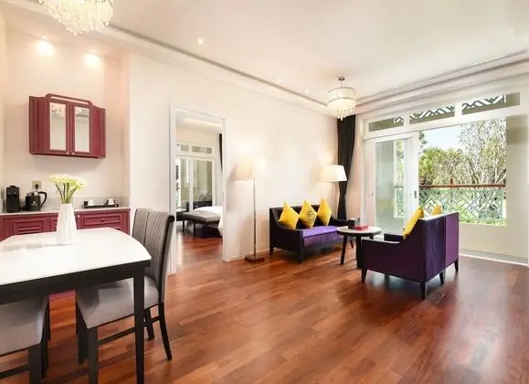 Luxury Suite with Garden View