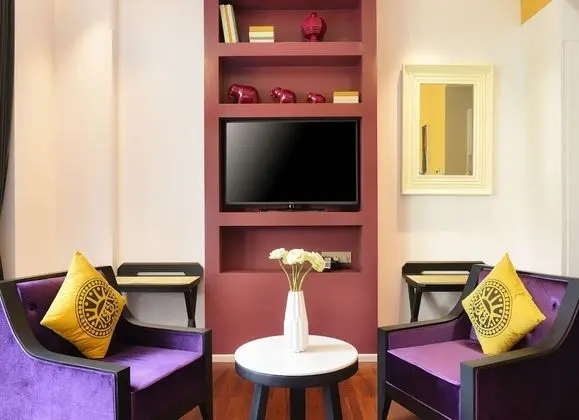 Luxury Suite with Garden View