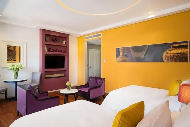 Luxury Suite with Garden View