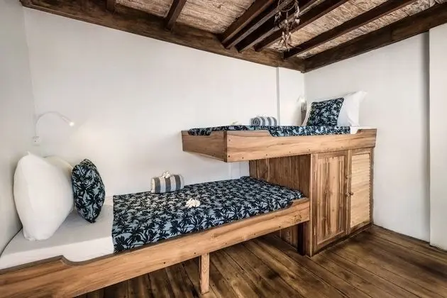 Kulübe, Deniz Üstü (11 Pax)