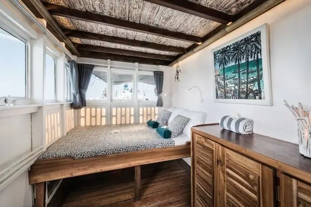Kulübe, Deniz Üstü (5 Pax)