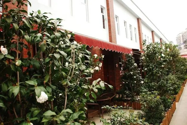 Royal Dubleks, Bahçeli