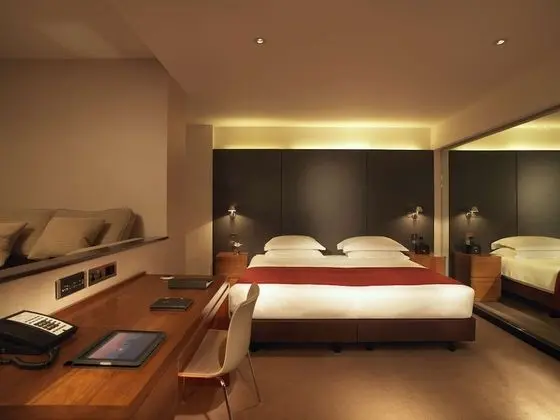 Royal Deluxe Studio, High Floor