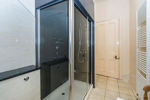 Basic Apart Daire, 4 Yatak Odası (Albert Apartment)