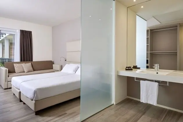 Superior Tek Büyük Yataklı Oda, Balkon, Göl Manzaralı