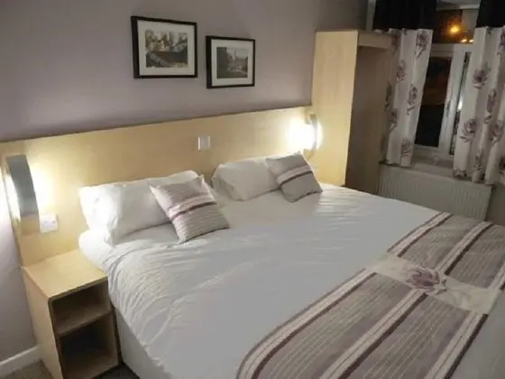 Tek Büyük Yataklı Oda, Banyolu/Duşlu