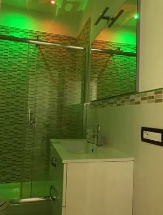 Luxury Tek Büyük Yataklı Oda