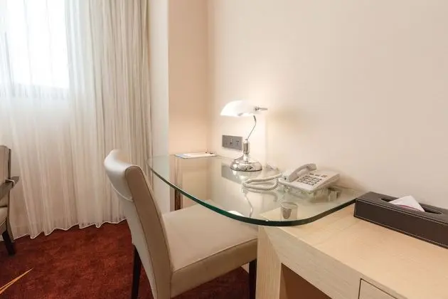Luxury Tek Büyük Yataklı Oda