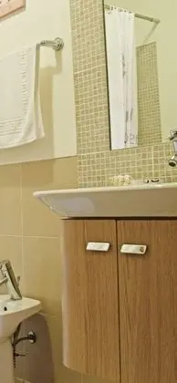 Basic Apart Daire, 2 Yatak Odası, Özel Banyo, Havuz Manzaralı