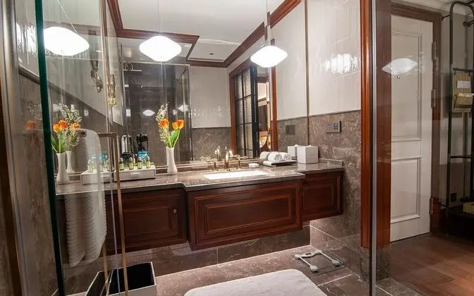 Business Büyük Yataklı Tek Kişilik Oda