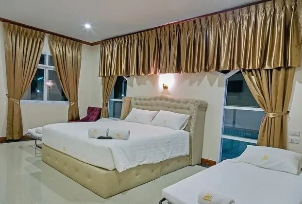 Luxury Villa - 7 Bedrooms