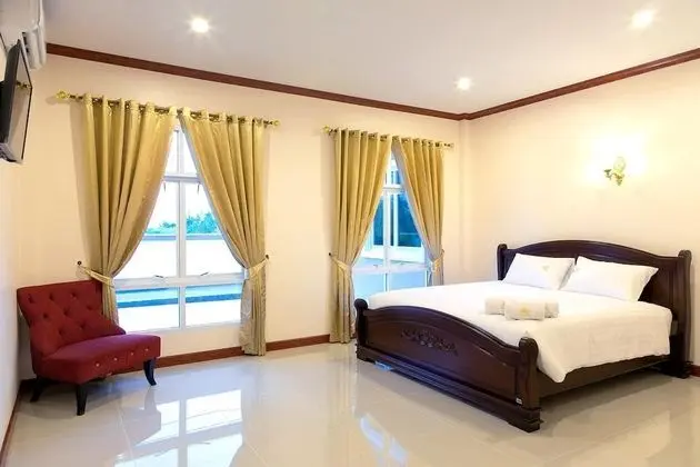 Luxury Villa - 7 Bedrooms