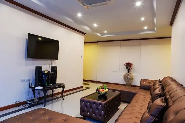 Luxury Villa - 7 Bedrooms