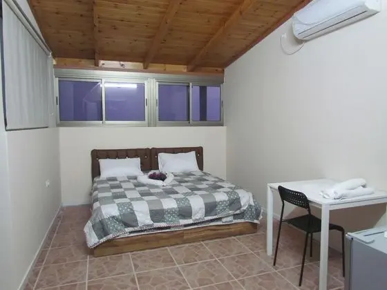 Üç Kişilik Oda, Şehir Manzaralı