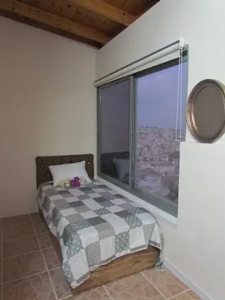 Üç Kişilik Oda, Şehir Manzaralı