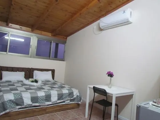 Üç Kişilik Oda, Şehir Manzaralı