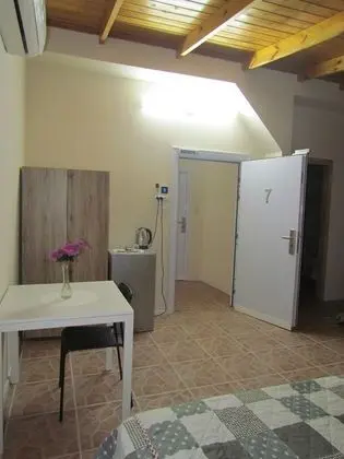 Üç Kişilik Oda, Şehir Manzaralı