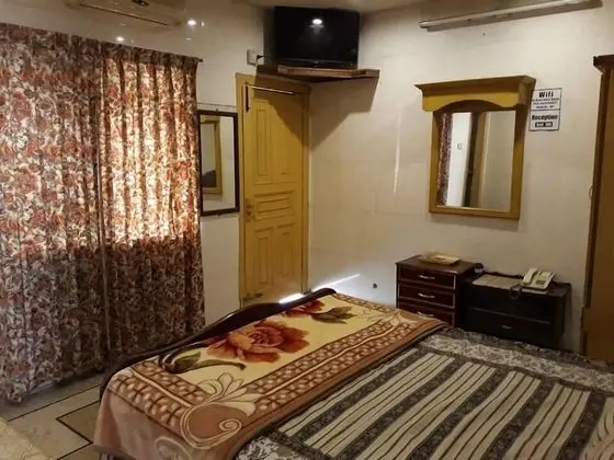 Standard Tek Büyük Yataklı Oda