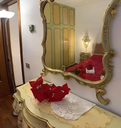 Superior Tek Büyük Yataklı Oda, Ortak Banyo, Şehir Manzaralı