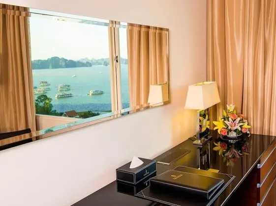 Deluxe Tek Büyük Yataklı Oda (Bay View)