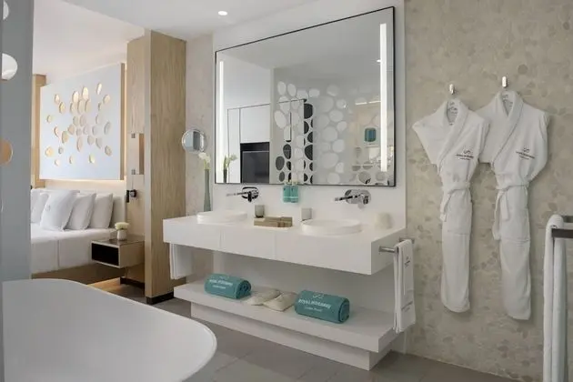 Oda (Junior Suite Sea Front Panoramic View)