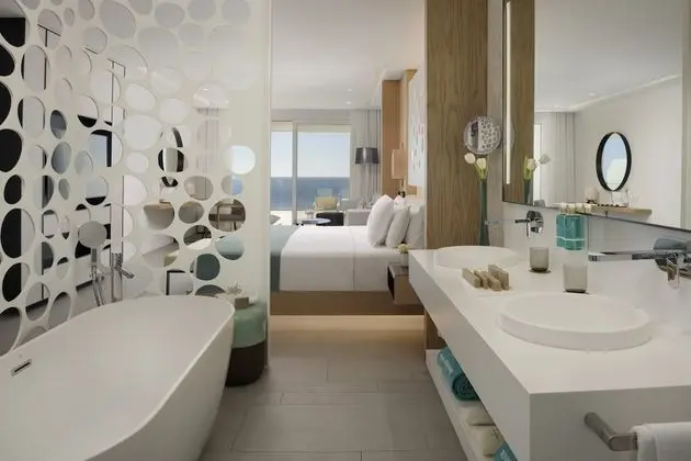 Oda (Junior Suite Sea Front Panoramic View)