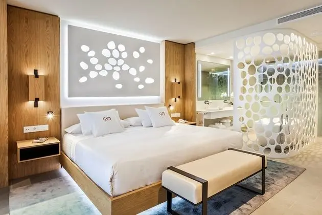 Oda (Junior Suite Sea Front Panoramic View)