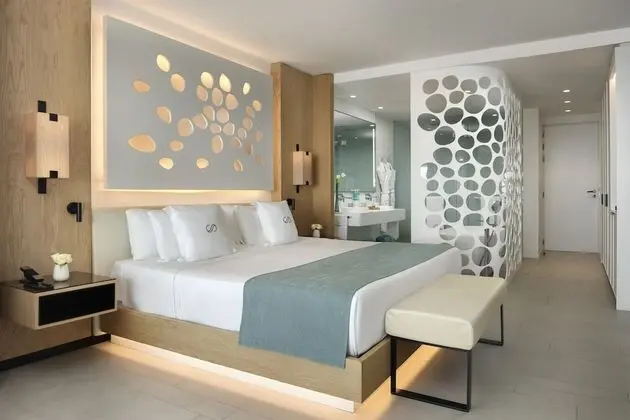 Oda (Junior Suite Sea Front Panoramic View)