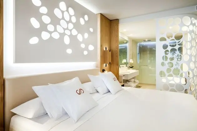 Oda (Junior Suite Sea Front Panoramic View)