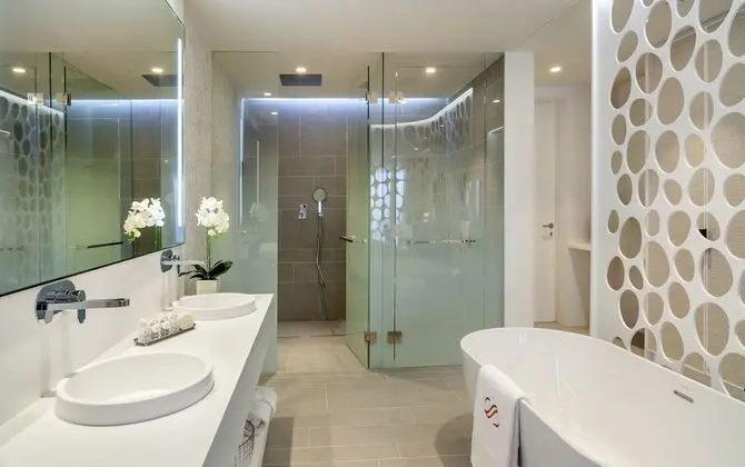 Oda (Junior Suite Sea Front Panoramic View)