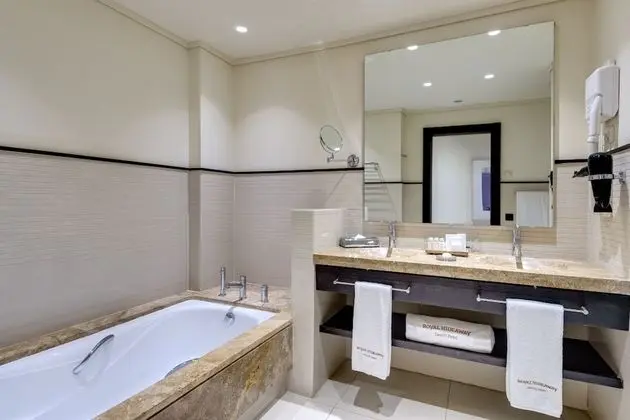 Deluxe Oda, Bahçe Manzaralı (2 Adults and 1 Child)