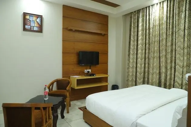 Deluxe Tek Büyük Yataklı Oda, 1 Çift Kişilik Yatak, Sigara İçilmez, Şehir Manzaralı