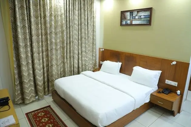 Deluxe Tek Büyük Yataklı Oda, 1 Çift Kişilik Yatak, Sigara İçilmez, Şehir Manzaralı