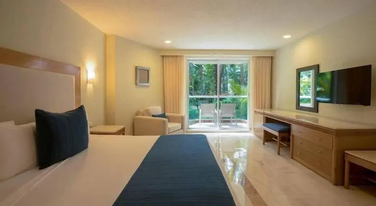 Junior Suite, Couples Only, No Groups, Club Tour Included