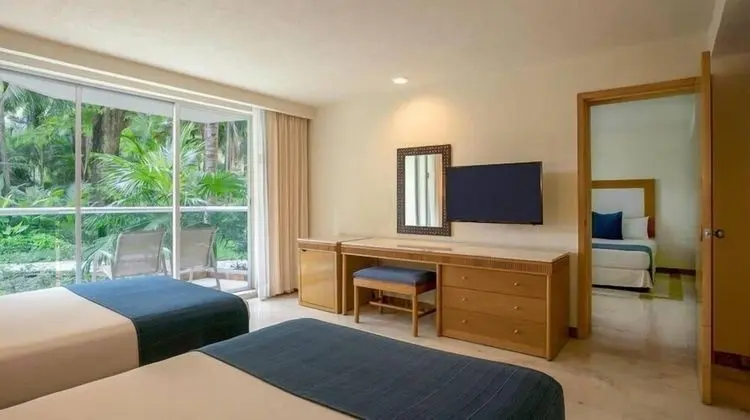 Junior Suite, Couples Only, No Groups, Club Tour Included