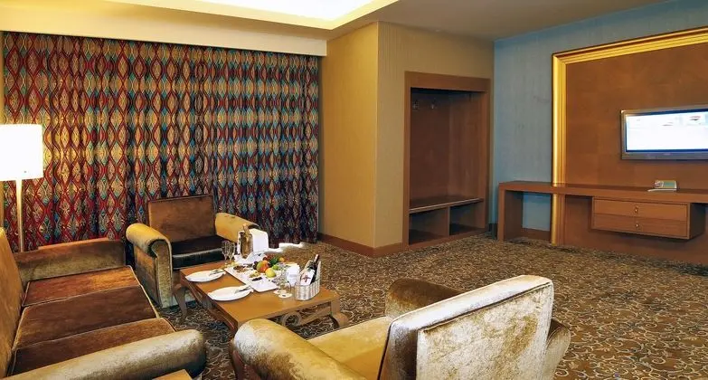 https://imagessl.etstur.com/files/images/hotelImages/TR/51663/l/Royal-Holiday-Palace-Oda-51845.JPG