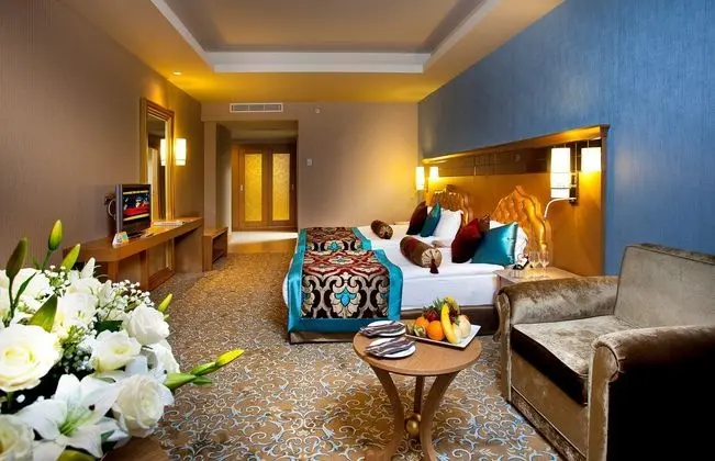 https://imagessl.etstur.com/files/images/hotelImages/TR/51663/l/Royal-Holiday-Palace-Oda-51849.jpg